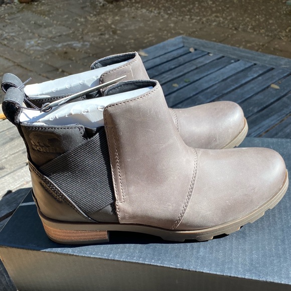 NWT Sorel Emelie Chelsea Boot - Picture 6 of 14